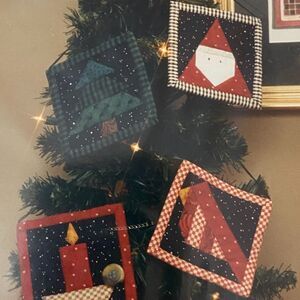 Sweet Peas 540 Pattern Santas Favorite Ornaments Folkart Christmas Vintage Cozy